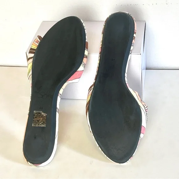 Sz. 7.5 Emilio Pucci Terry Shoes - Picture 11 of 17